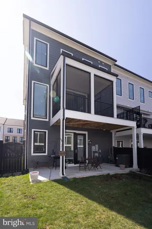 $839,950 | 620 Angelfish Way, Woodbridge, VA 22191