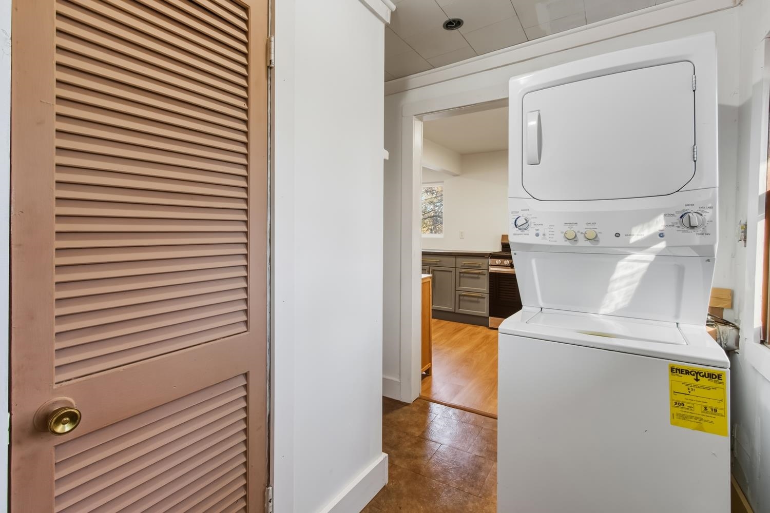 506 Eells Avenue Dixon, IL 61021 - Photo 15 of 19 a utility room with a washer and dryer