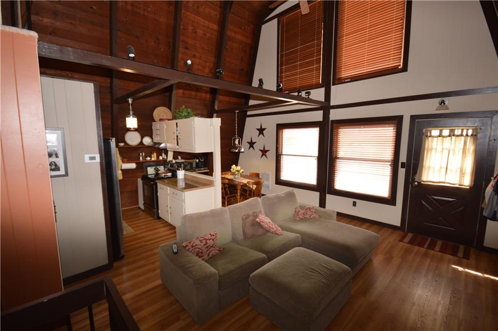 2733 Beaver Grade Road Coraopolis, PA 15108 - Photo 3 of 24 Gallery Image 3