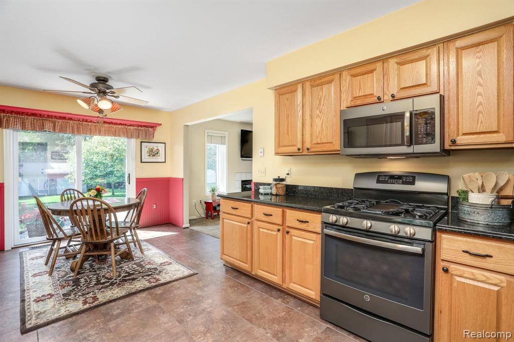 2926 Dearborn Avenue Rochester Hills, MI 48309 - Photo 9 of 29