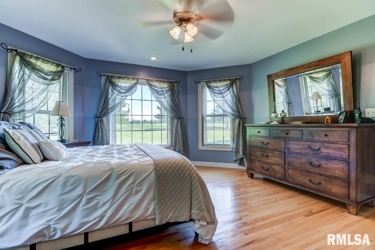 657 South Farmingdale Road New Berlin, IL 62670 - Photo 16 of 36