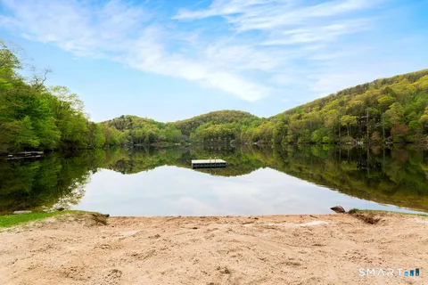 a view of back yard of the house