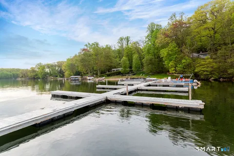 a view of a pathway of a park