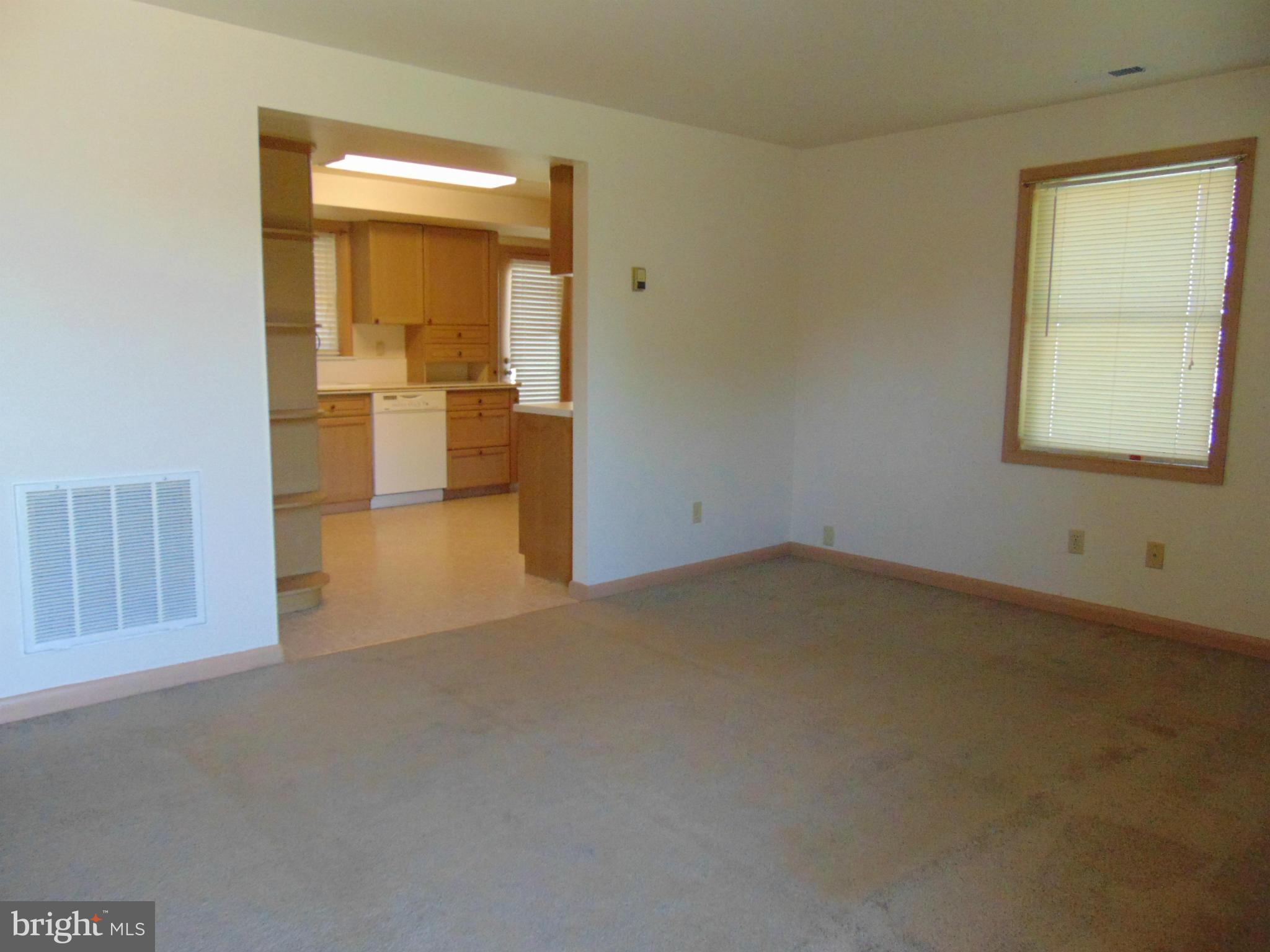 3150 Baybriar Road Baltimore, MD 21222 - Photo 7 of 12 Living Room View 2