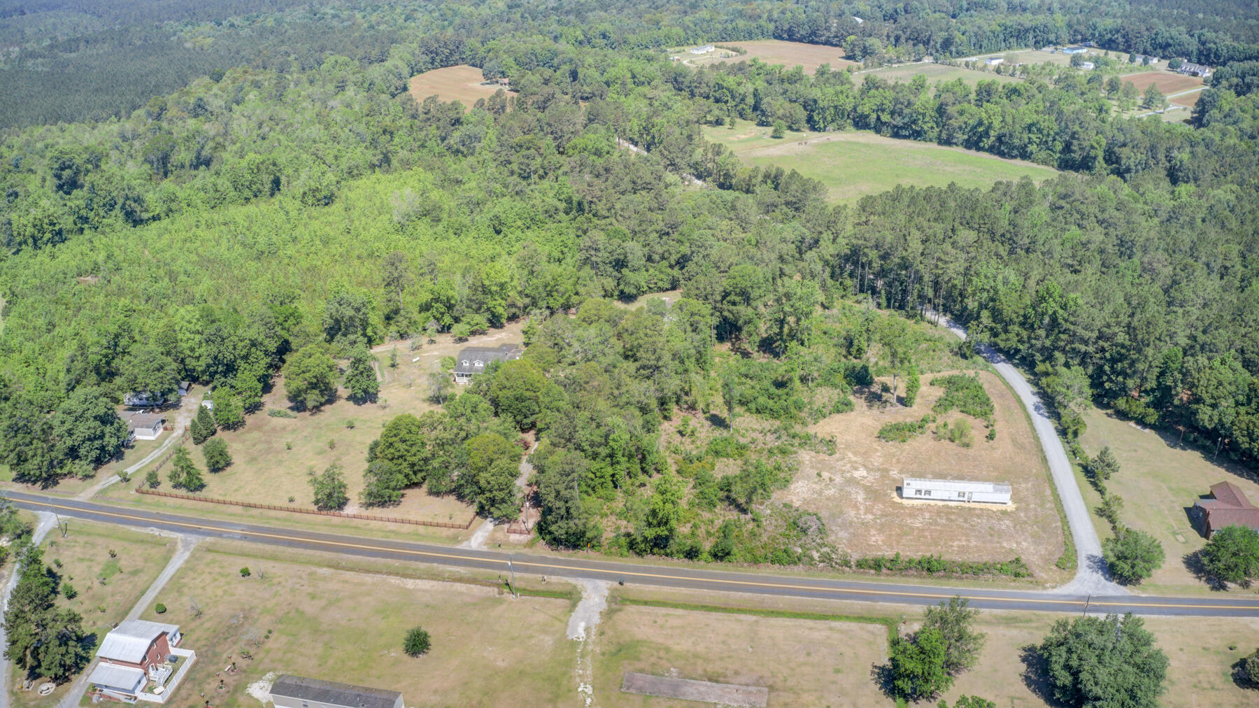 1105 Walter Road Bonneau, SC 29431 - Photo 14 of 15 1105 Walters Rd, Bonneau SC (14)