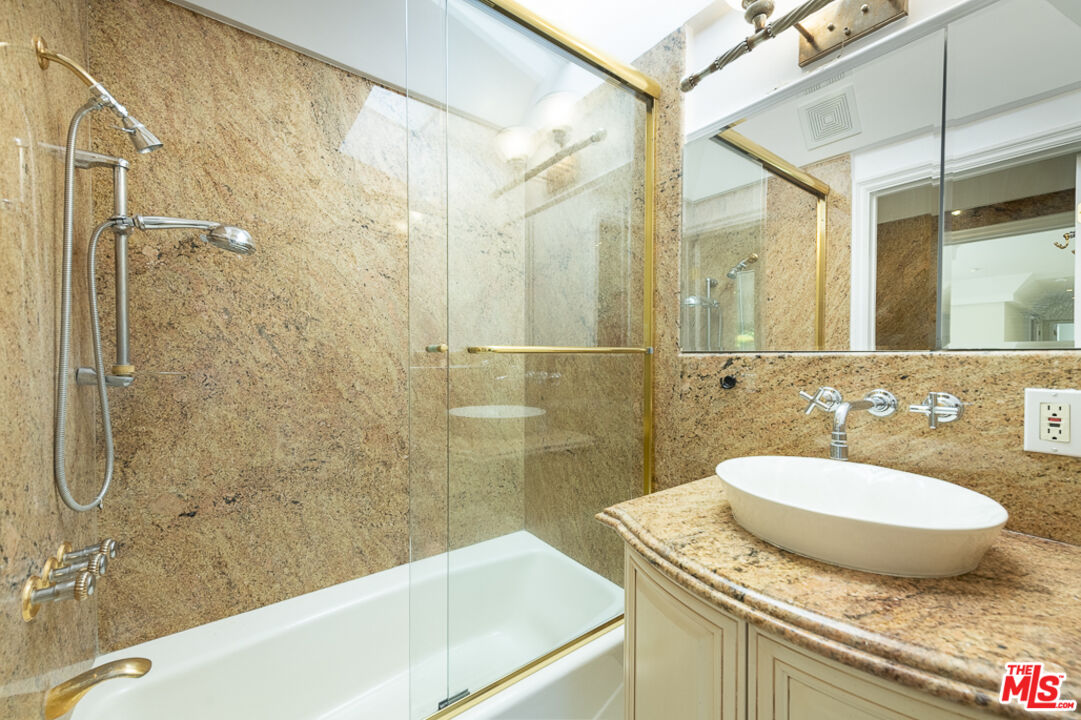16379 Meadow Ridge Road West Encino, CA 91436 - Photo 28 of 36