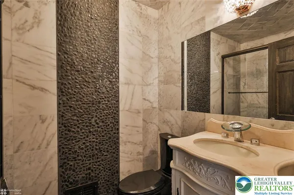 $358,000 | 2559 Madison Avenue, Bethlehem, PA 18017