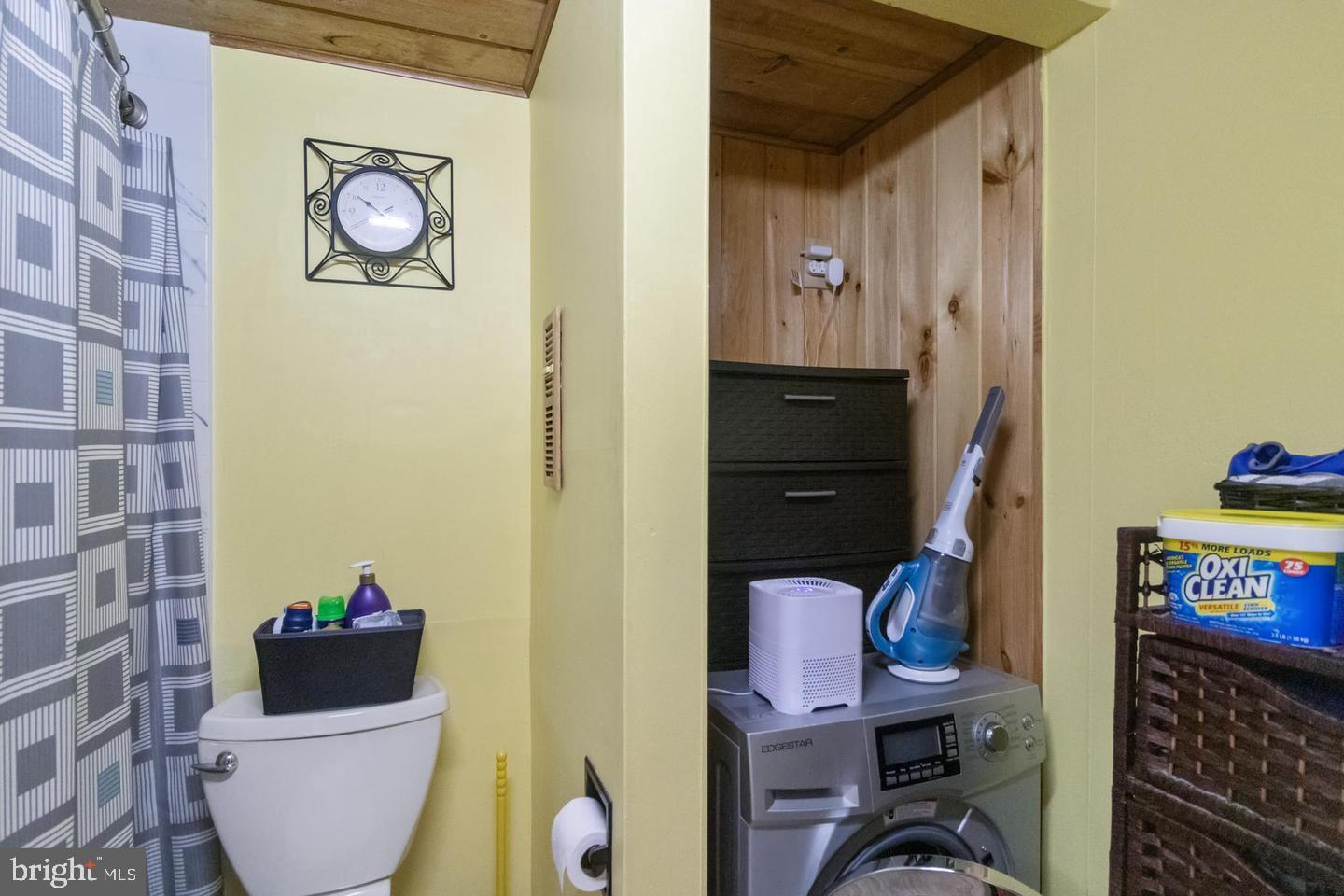 1010 Race Street, Unit 5D Philadelphia, PA 19107 - Photo 4 of 25 a bathroom with a toilet and a shower