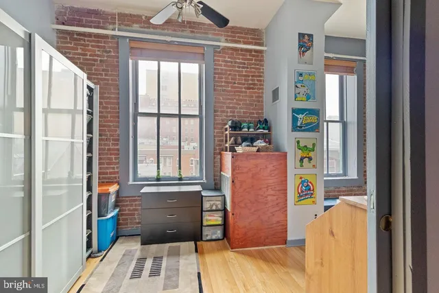a view of entryway with a rug
