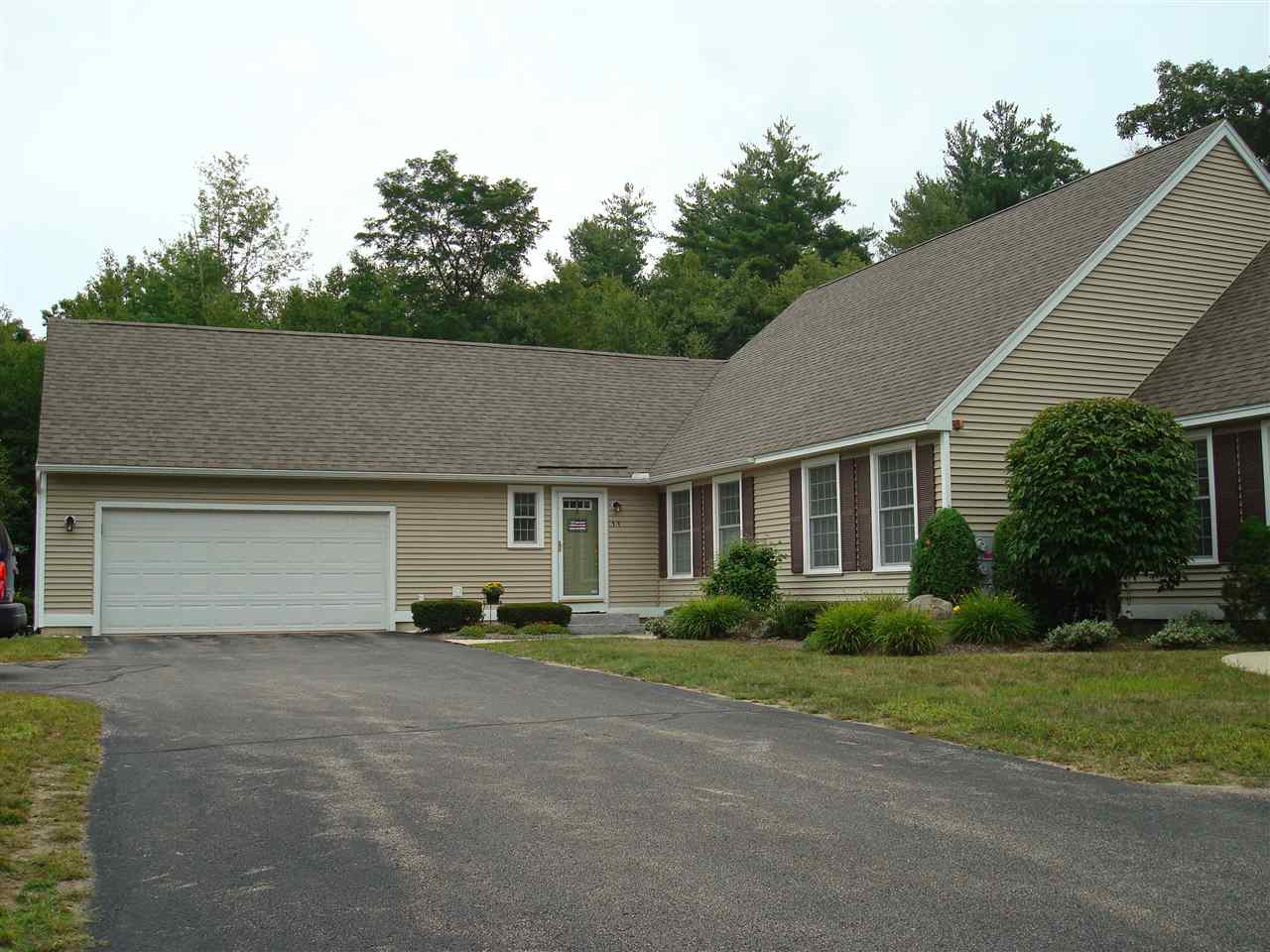 1-1 Risloves Way, Unit 11 Fremont, NH 03044 - Photo 1 of 32