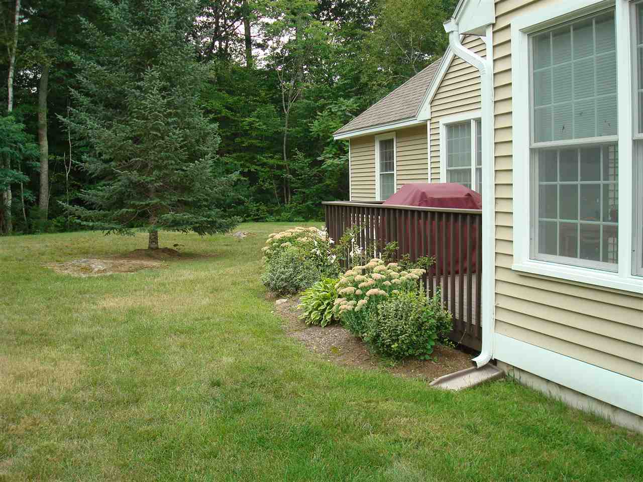 1-1 Risloves Way, Unit 11 Fremont, NH 03044 - Photo 27 of 32