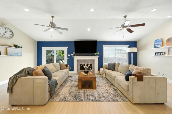 $874,999 | 10 Quail Lane, Jacksonville Beach, FL 32250