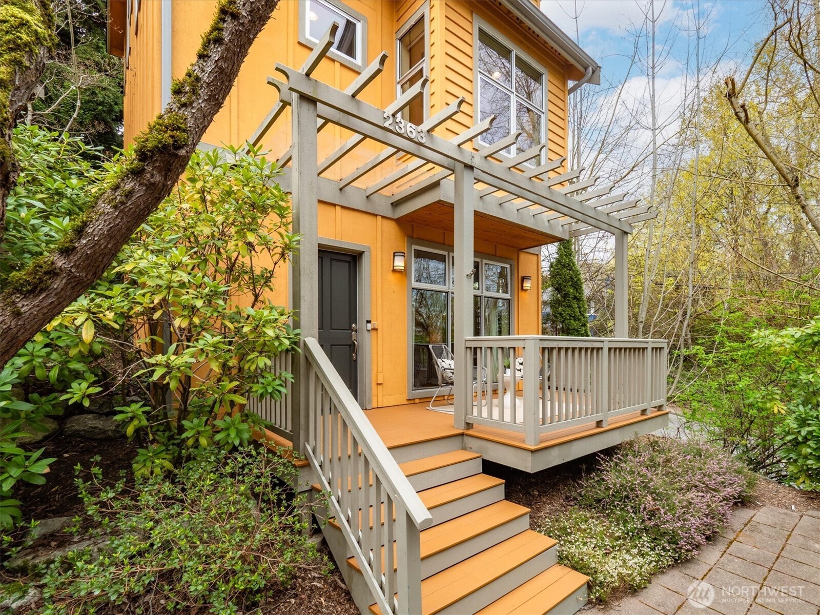 2363 South McClellan Street Seattle, WA 98144 - Photo 1 of 33