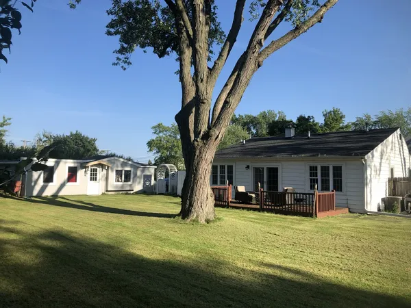$2,750 | 907 West Washington Avenue, Lake Bluff, IL 60044