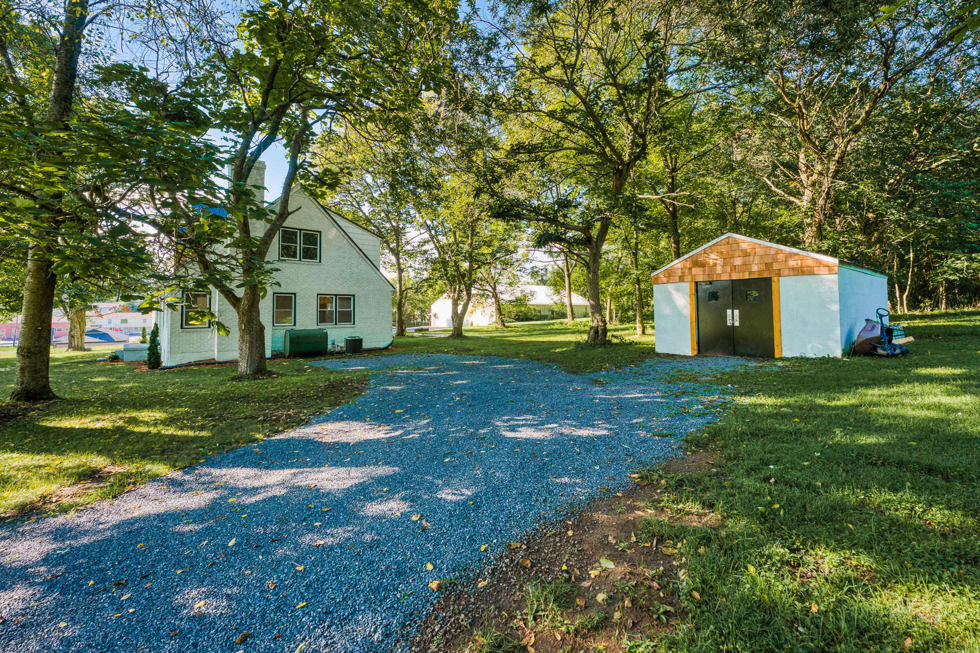 136 Reedy Creek Road Abingdon, VA 24210 - Photo 3 of 30 136ReedyCreekAbingdonVA_030