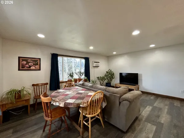 $299,000 | 400 D Street, Dallesport, WA 98617