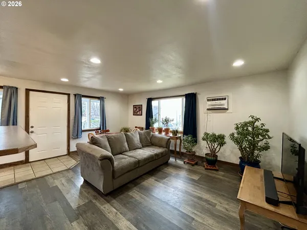 $299,000 | 400 D Street, Dallesport, WA 98617