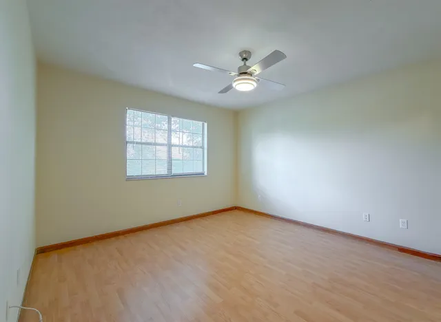 $1,275 | 1104 Greentree Court, Unit L, Tallahassee, FL 32304