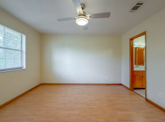 $1,275 | 1104 Greentree Court, Unit L, Tallahassee, FL 32304