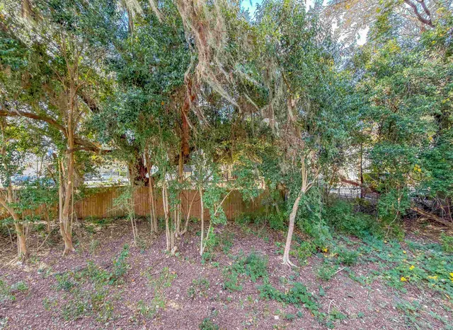 $1,275 | 1104 Greentree Court, Unit L, Tallahassee, FL 32304