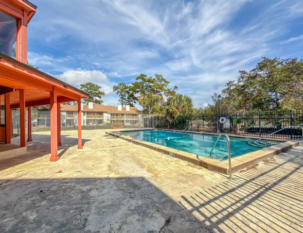 $1,275 | 1104 Greentree Court, Unit L, Tallahassee, FL 32304