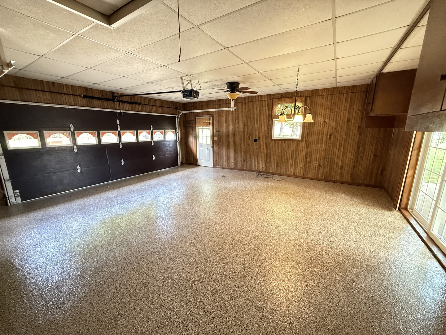 1029 West 4th Street Spring Valley, IL 61362 - Photo 18 of 27 a view of a room with window