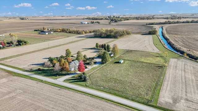 $645,700 | 561 County Road 700 North, Sadorus, IL 61872
