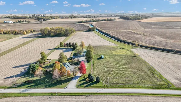 $633,700 | 561 County Road 700 North, Sadorus, IL 61872