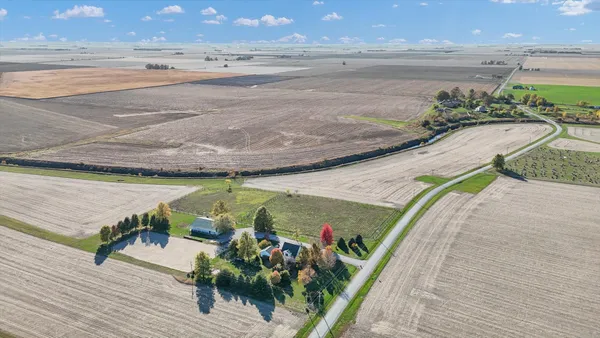 $633,700 | 561 County Road 700 North, Sadorus, IL 61872