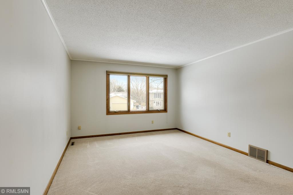 8252 Maryland Road Bloomington, MN 55438 - Photo 14 of 75 Gallery Image 14