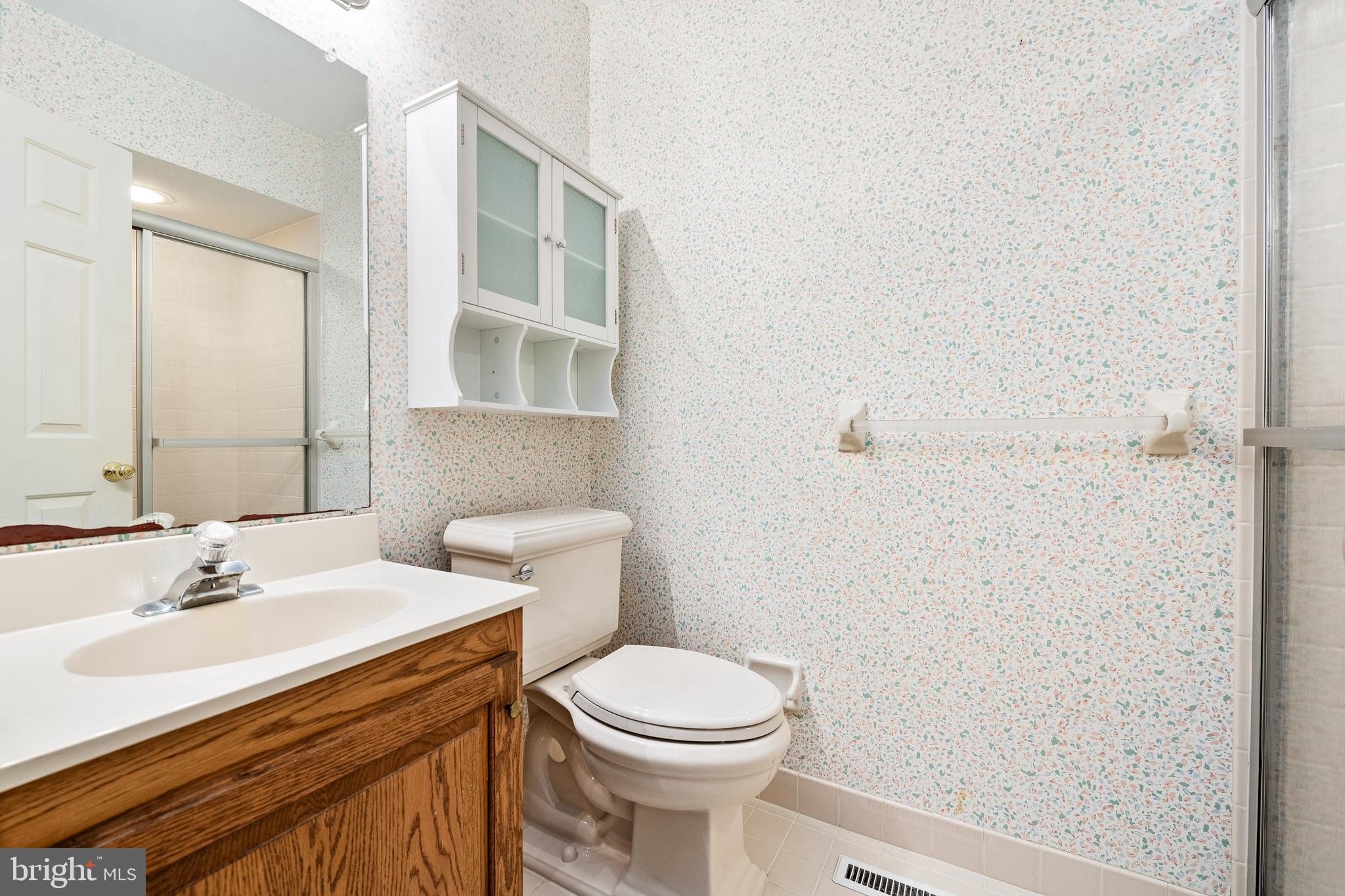 105 Brighton Road Devon, PA 19333 - Photo 13 of 22 Hall Bath