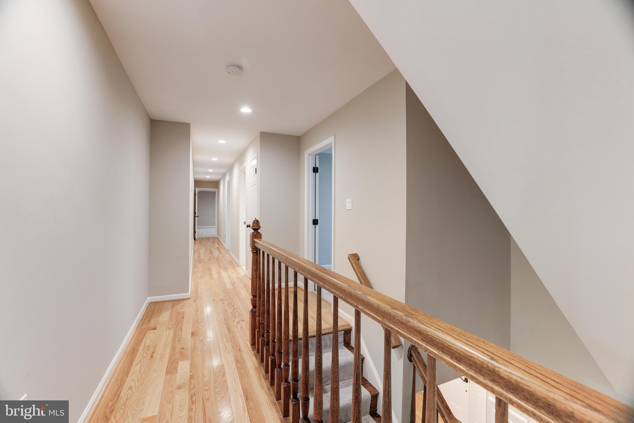2548 Five Oaks Road Vienna, VA 22181 - Photo 33 of 101 2nd Level Hallway