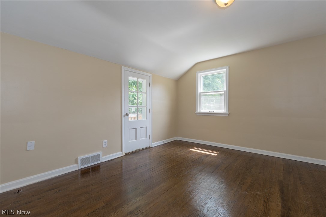 1131 Haselton Road Cleveland Heights, OH 44121 - Photo 18 of 31