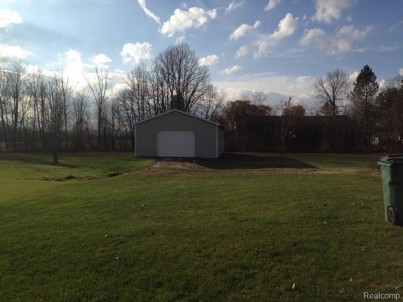 11585 Gilbert Road Memphis, MI 48041 - Photo 7 of 36 24051136-6.jpg