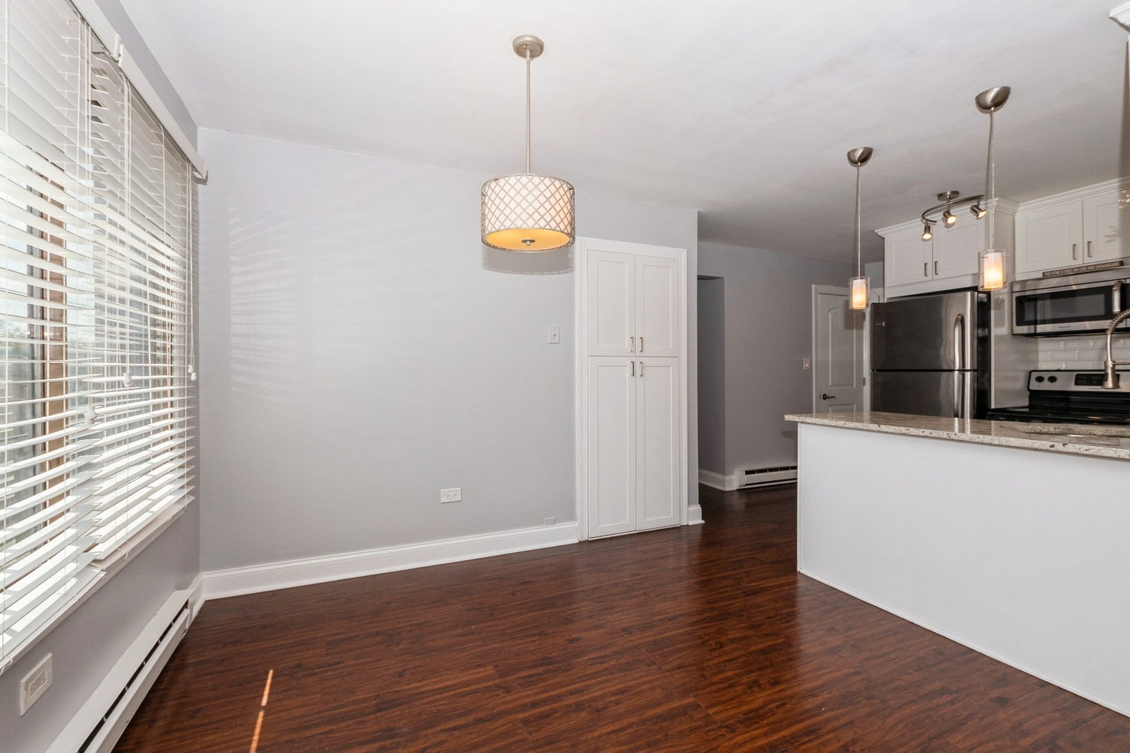 6345 Birmingham Street, Unit 2E Chicago Ridge, IL 60415 - Photo 7 of 13 Gallery Image 7