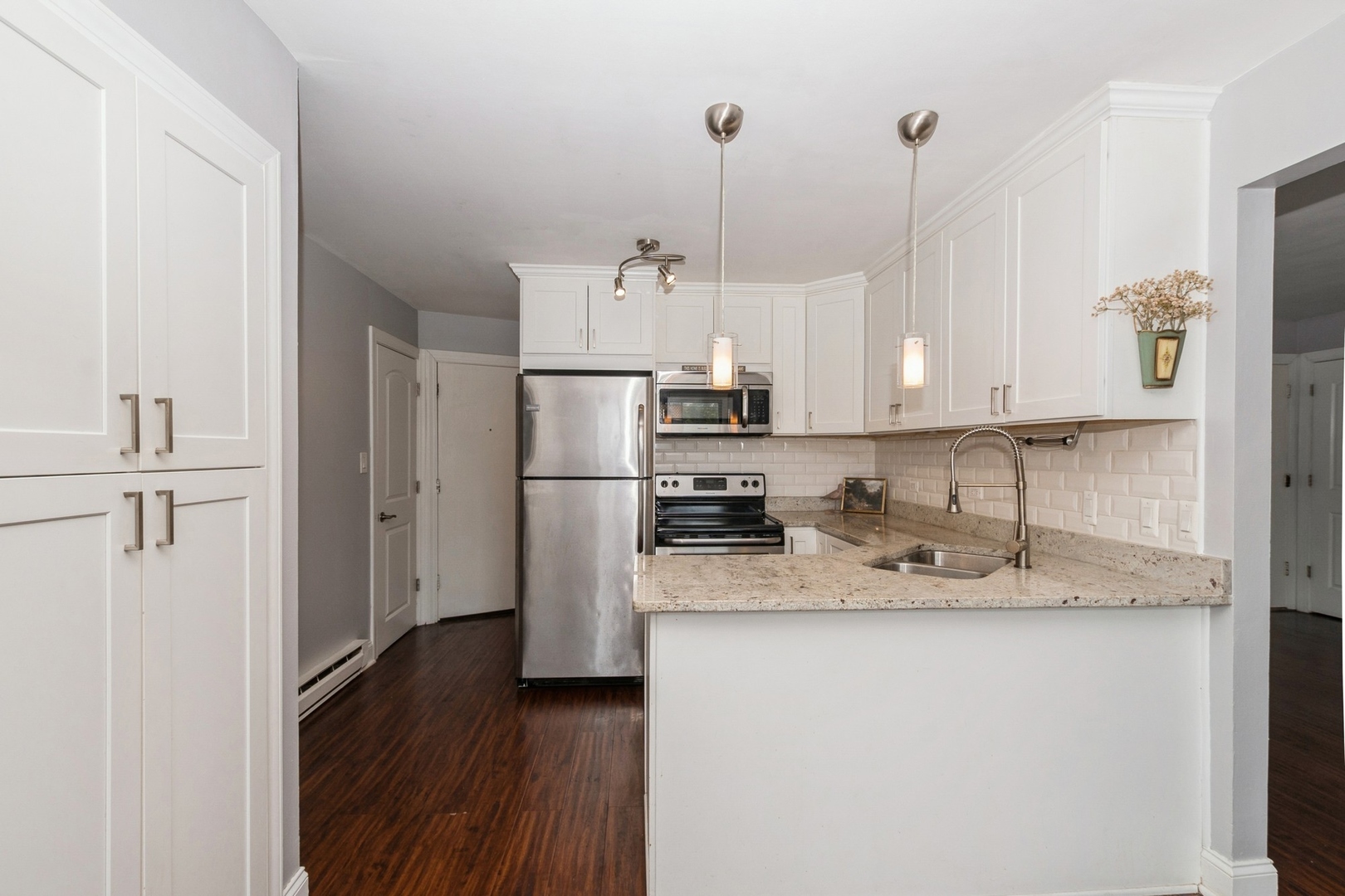 6345 Birmingham Street, Unit 2E Chicago Ridge, IL 60415 - Photo 8 of 13 Gallery Image 8