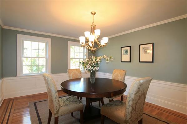 42 Braeburn Road Newton, MA 02466 - Photo 3 of 20