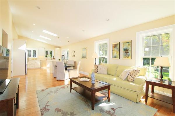42 Braeburn Road Newton, MA 02466 - Photo 7 of 20