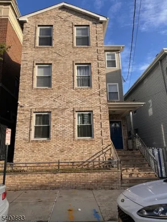 $1,800 | 31 Morrell Street, Unit 2B, Elizabeth, NJ 07201