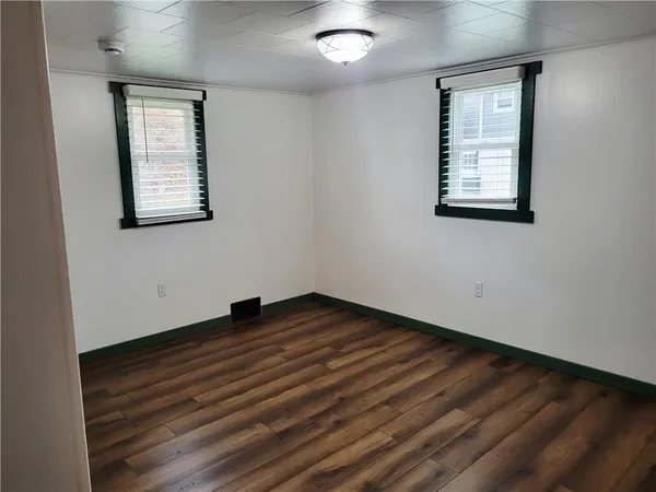$1,500 | 1230 Frank Avenue, Jeannette, PA 15644
