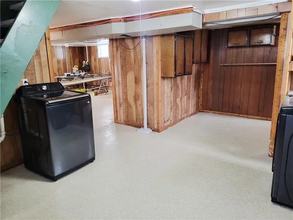 $1,500 | 1230 Frank Avenue, Jeannette, PA 15644