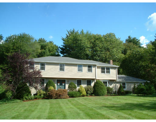 19 Algonquin Road Medfield, MA 02052 - Photo 1 of 13 Gallery Image 1
