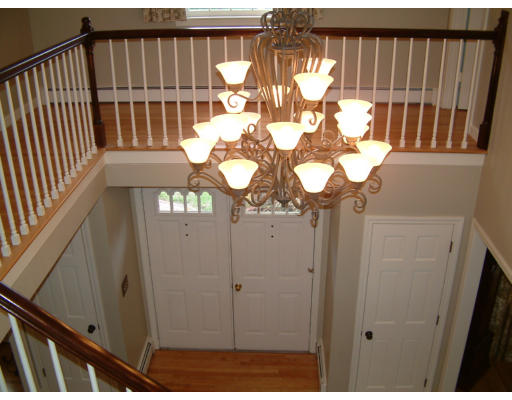 19 Algonquin Road Medfield, MA 02052 - Photo 7 of 13 Gallery Image 7