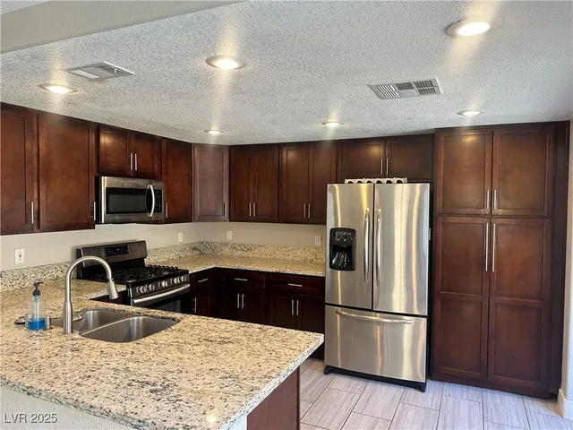 $2,820 | 340 Abbington Street, Henderson, NV 89074