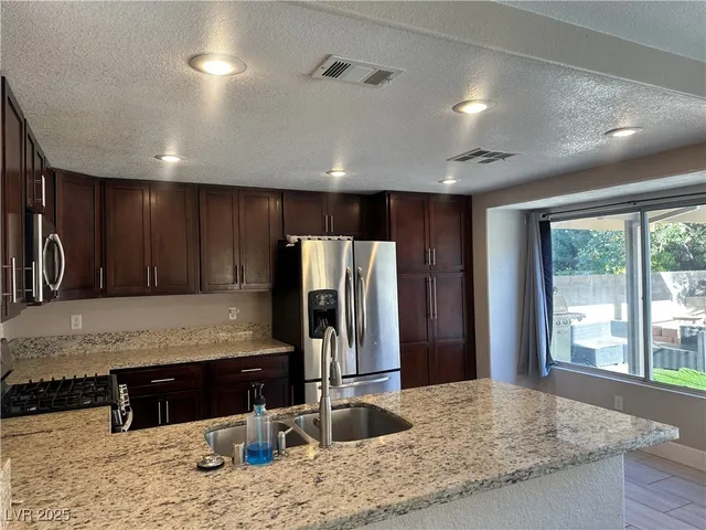 $2,820 | 340 Abbington Street, Henderson, NV 89074