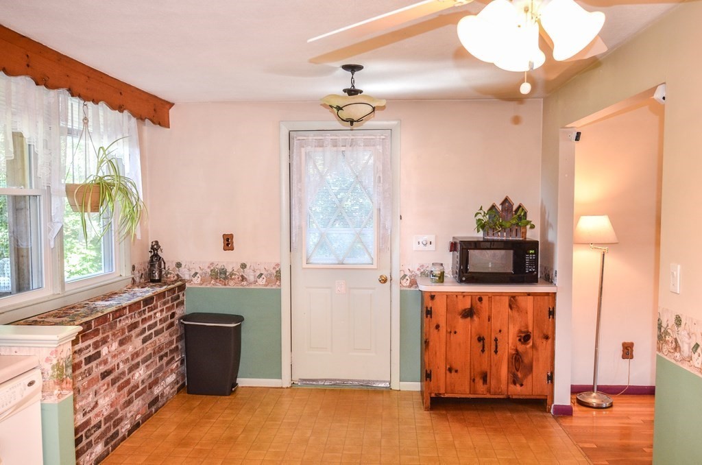 128 Ridge Road Marlborough, MA 01752 - Photo 10 of 34 Gallery Image 10