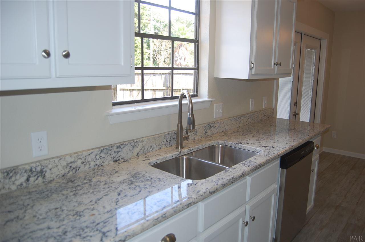 3021 Ranchette Square Gulf Breeze, FL 32563 - Photo 11 of 38 Gallery Image 11