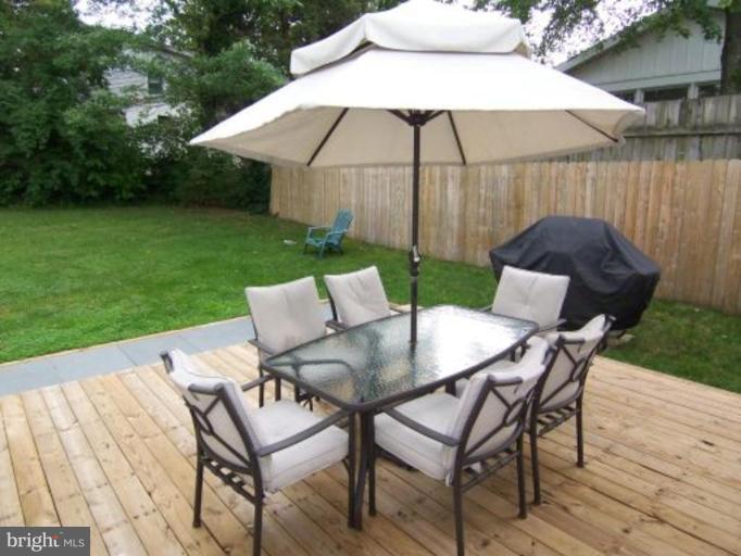 802 Poplar Road Sterling, VA 20164 - Photo 11 of 13 Gorgeous Wood Deck