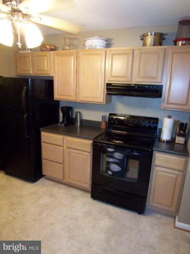 802 Poplar Road Sterling, VA 20164 - Photo 4 of 13 Upgraded Kitchen