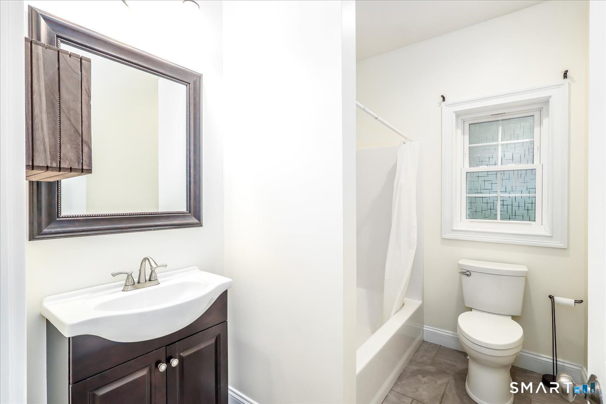62 Ta'Agan Point Road Danbury, CT 06811 - Photo 18 of 36 Gallery Image 18